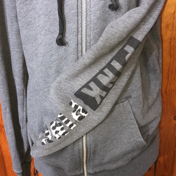 Pink Victoria’s Secret zip up sweatshirt hoodie size XS Animal print oversized​ - Picture 2 of 6